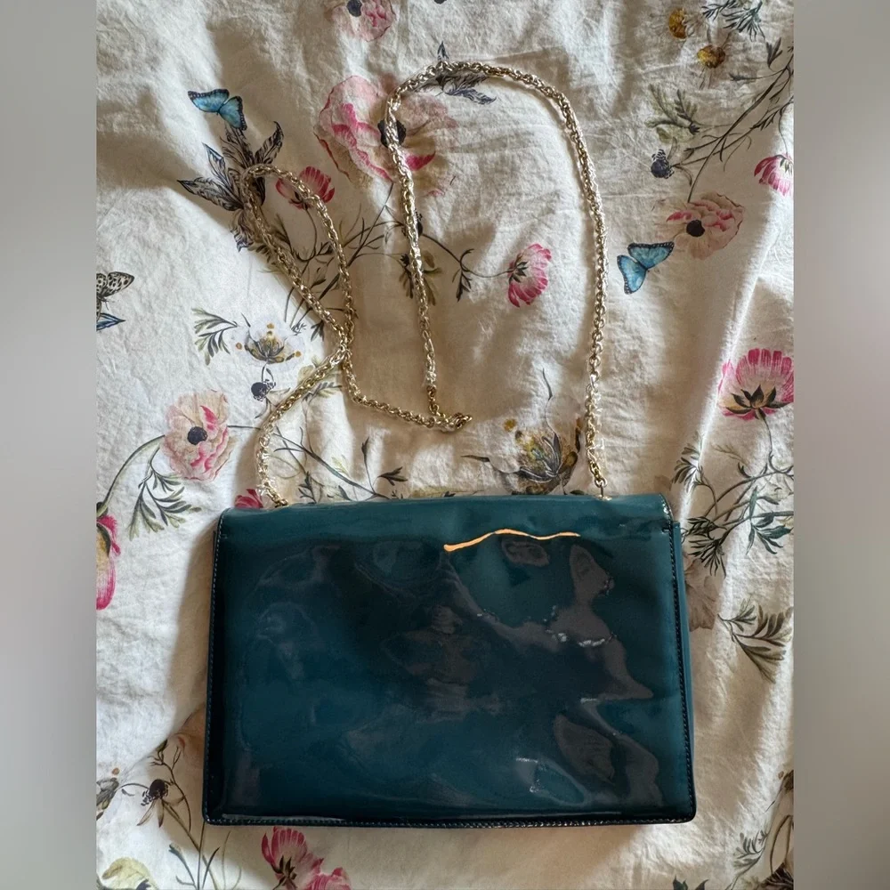 PRICED2SELL🔥Salvatore Ferragamo Teal Patent Leather Shoulder/Crossbody Bag